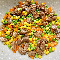 #夏日鲜味轻享健康#三色蔬菜炒牛肉的做法图解5