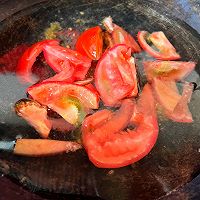 #夏日鲜味轻享健康#西红柿鸡蛋汤的做法图解1
