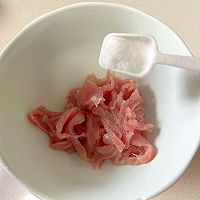 #菜油就选外婆乡,新鲜开榨抢先尝#茭白炒肉丝的做法图解3