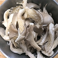 #豪吉藤椒油真香来袭#凉拌平菇的做法图解1