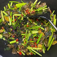 蒜苔炒鳝鱼的做法图解9
