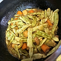 #夏日鲜味轻享健康#五花肉炖豆角的做法图解7