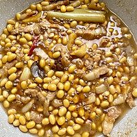 #夏日鲜味轻享健康#黄豆烧肉的做法图解7