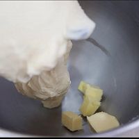 碱水面包的做法图解1