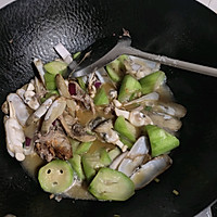 烤鸡骨丝瓜蛏子的做法图解3