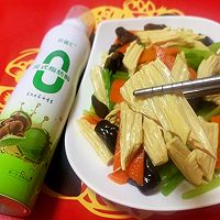 #纳福汇轻松喷出美味#芹菜胡萝卜木耳凉拌腐竹的做法图解10
