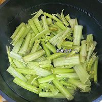酸辣通心菜梗的做法图解4