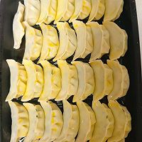 #夏日鲜味轻享健康#韭菜馅锅贴的做法图解13