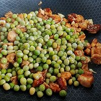 蒜香鸡肉甜青豆的做法图解4