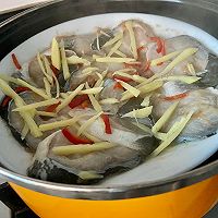 #夏日鲜味轻享健康#酸梅蒸鳗鱼的做法图解3
