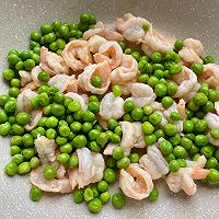 #夏日鲜味轻享健康#虾仁炒豌豆的做法图解4