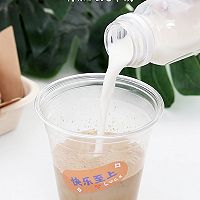 炼乳咖啡拿铁，醇厚又香甜的做法图解4