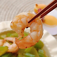 两步炒出超鲜美的西芹虾仁#夏日鲜味轻享健康#的做法图解8