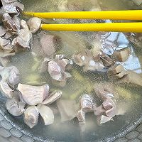 #夏日鲜味轻享健康#咸甜酸【凤梨炒鸡珍-】的做法图解3