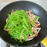#菜油就选外婆乡,新鲜开榨抢先尝#青椒炒鱿鱼的做法图解9