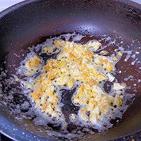 咸蛋豆腐鲜味汤#夏日鲜味轻享健康#的做法图解2