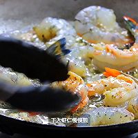 黑松露酱香煎虾仁的做法图解2