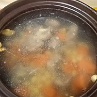 菱角莲子颈骨汤的做法图解2