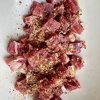 #夏日鲜味轻享健康#三色蔬菜炒牛肉的做法图解2