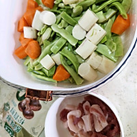 #夏日鲜味轻享健康#五花肉炖豆角的做法图解2