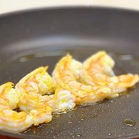 16+8轻断食|盐渍青瓜滑蛋虾仁饭的做法图解3
