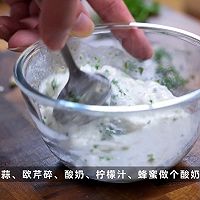 酸奶酱烤松露土豆的做法图解3