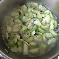 #夏日鲜味轻享健康#松茸鲜汤丝瓜的做法图解7