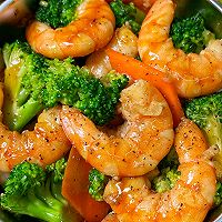夏日减脂餐!低卡美味的西兰花炒虾仁的做法图解4