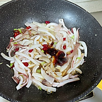 #菜油就选外婆乡,新鲜开榨抢先尝#青椒炒鱿鱼的做法图解8