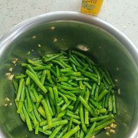 藤椒油凉拌豆角#豪吉藤椒油真香来袭#的做法图解6