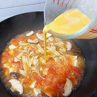 #夏日鲜味轻享健康#蘑菇番茄豆腐汤的做法图解5
