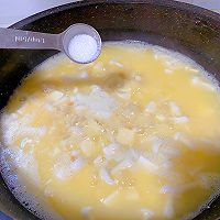 咸蛋豆腐鲜味汤#夏日鲜味轻享健康#的做法图解4