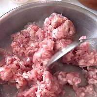 泰国猪肉虾仁蘑菇沙拉的做法图解3