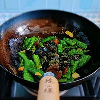 #菜油就选外婆乡,新鲜开榨抢先尝#青椒炒皮蛋的做法图解6