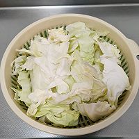 #菜油就选外婆乡,新鲜开榨抢先尝#炝炒莲花白的做法图解2