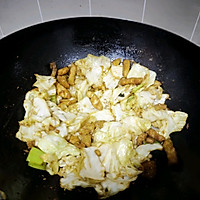 包菜炒肉#菜油就选外婆乡，新鲜开榨抢先尝#的做法图解6