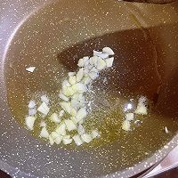 #夏日鲜味轻享健康#洋葱炒蛋!的做法图解4