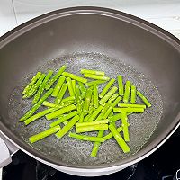 #纳福汇轻松喷出美味#芦笋炒虾球的做法图解3