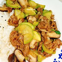 西葫芦牛肉饭,顺应时令的夏日减脂餐#夏日鲜味轻享健康#的做法图解5