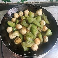 #夏日鲜味轻享健康#双鲜丝瓜炒鱼丸的做法图解12
