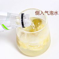 欧洲橄榄菠萝气泡水 + 欧洲夹心橄榄水果奶酪串的做法图解6