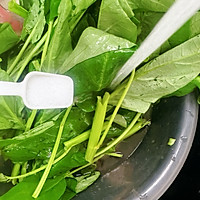 #夏日鲜味轻享健康#夏季时令菜!猪油拌空心菜的做法图解3