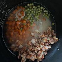 #纳福汇轻松喷出美味#腊肠焖饭的做法图解2