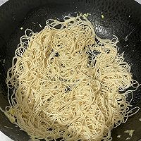 沙茶炒面的做法图解1