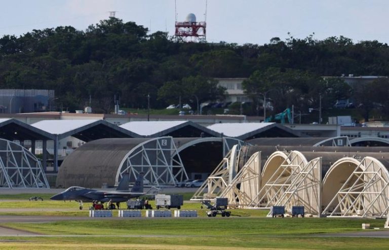 日本媒体报导，冲绳县美军嘉手纳基地内的自卫队仓库今（9日）上午发生爆炸，有4名自卫队员送医。图为嘉手纳基地，与新闻事件无关。(路透)
