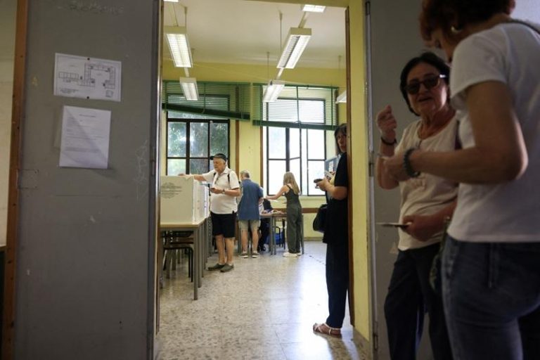 意大利就放宽公民身分申请条件以及强化劳工保障等2大议题举行全民公投。（路透）