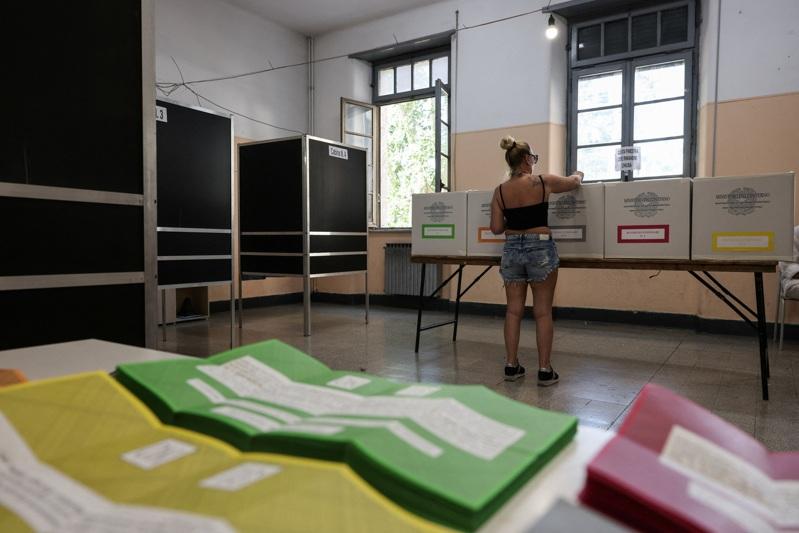 意大利中左派反对党提出公投案,盼修改4项有关劳工权益立法,及1项有关「获取公民身份」法规,让非欧盟人士取得意大利公民身分的所需居住年限,从10年缩短为5年。(路透)