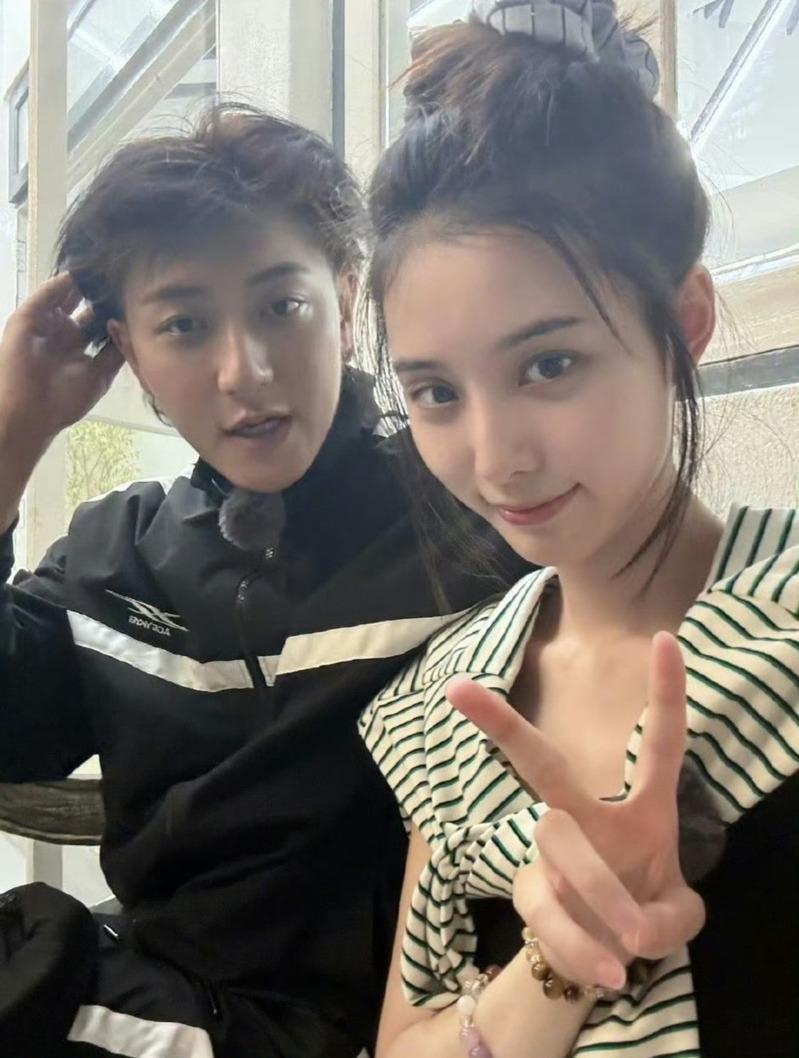 黄子韬和徐艺洋在去年底结婚。(取材自微博)