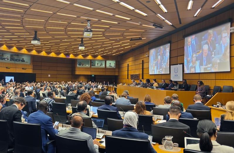 国际原子能机构（IAEA）理事会12日表决通过美国与英国、法国、德国共同推动的伊朗核问题决议。（新华社）