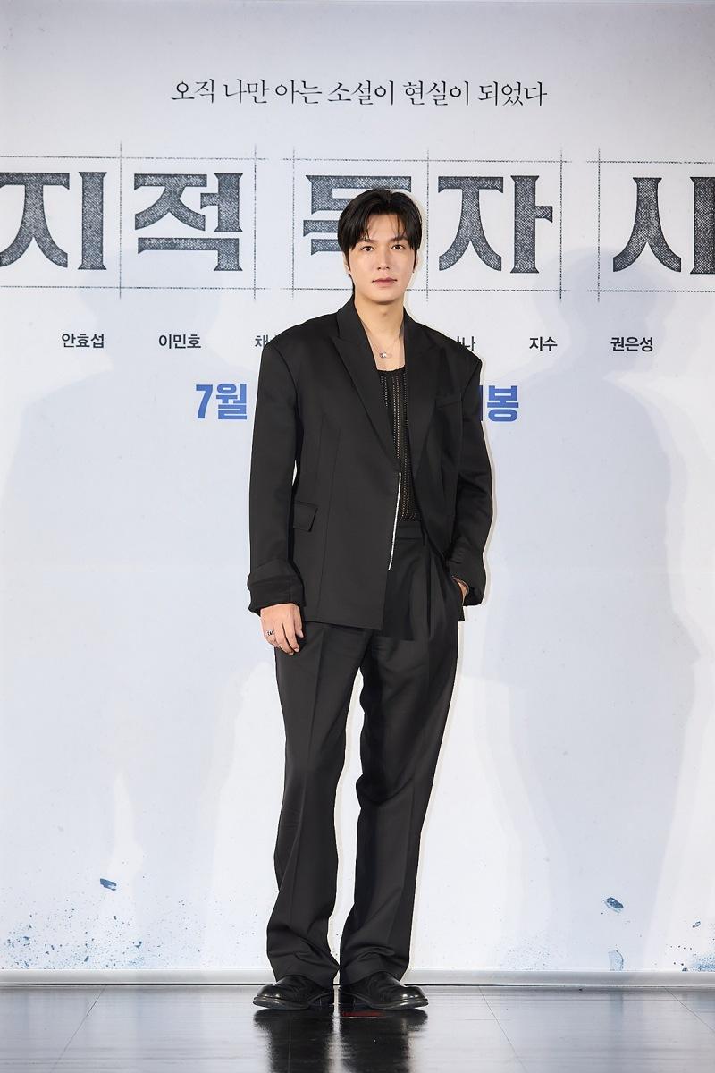 李敏镐暌违十年演出电影「全知读者视角」。(图/采昌国际多媒体提供)